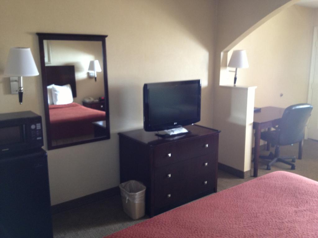 Quality Inn Carthage Ruang foto