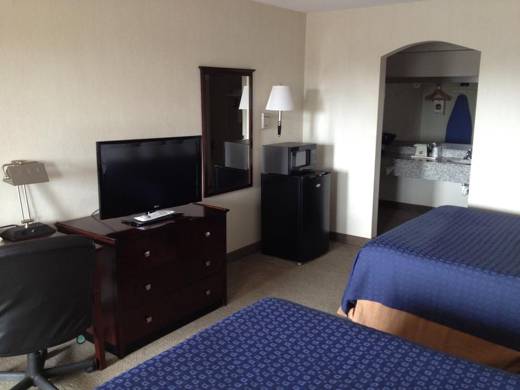 Quality Inn Carthage Ruang foto