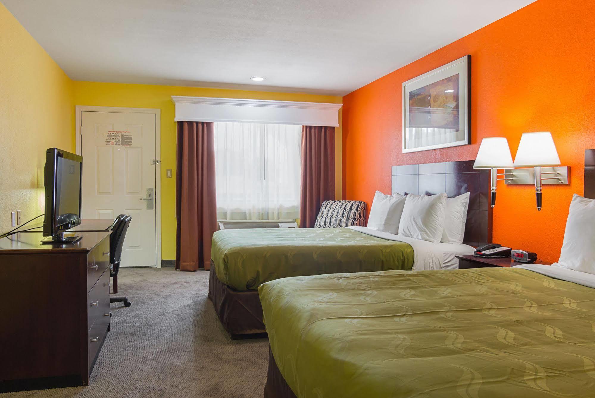 Quality Inn Carthage Bagian luar foto